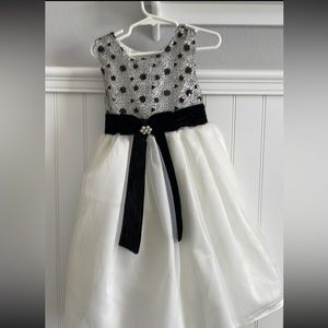 Little girls dress